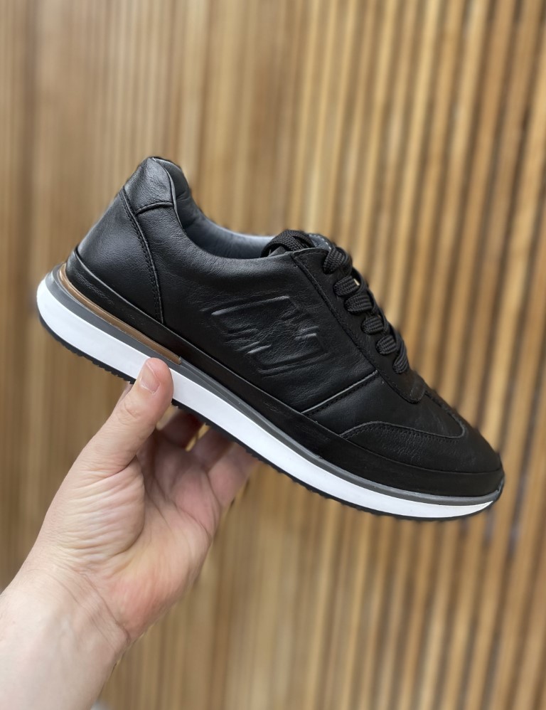 Ανδρικά μαύρα δερμάτινα casual Sneakers με ανάγλυφο σχέδιο HG175543